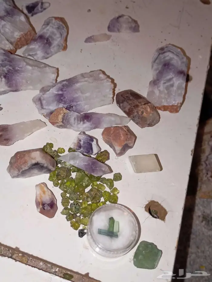 احجار كريمة وشبة كريمة خام ونوادر 5
