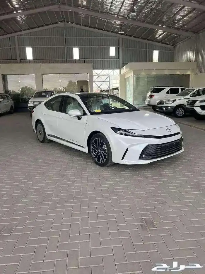 تويوتا كامري هايبر LE 2025 1