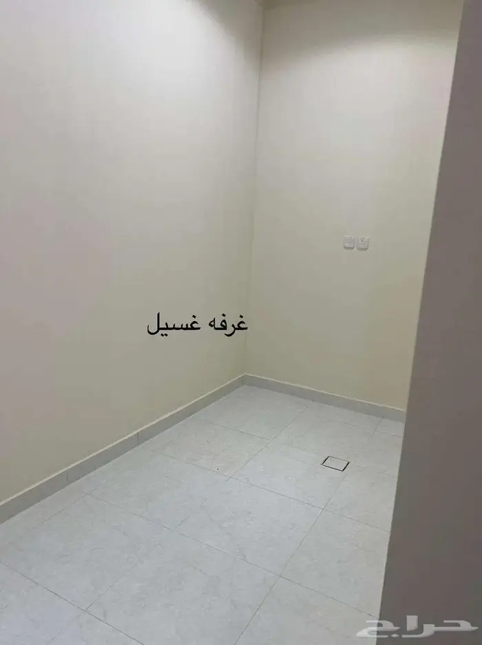 للبيع فيلا مودرن درج داخلي بالأوامر السامية واجهة حجر سوري 22