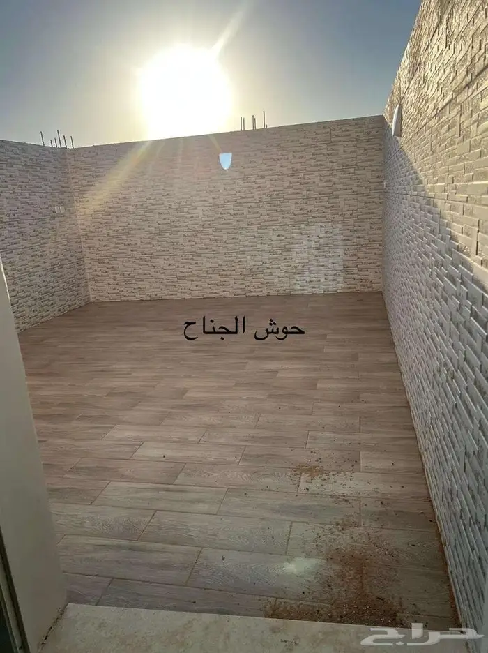 للبيع فيلا مودرن درج داخلي بالأوامر السامية واجهة حجر سوري 23