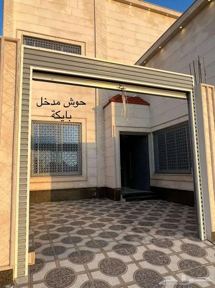 للبيع فيلا مودرن درج داخلي بالأوامر السامية واجهة حجر سوري 21