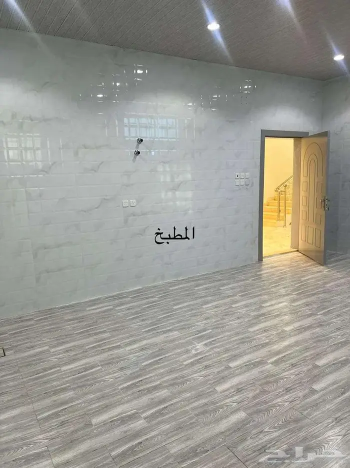 للبيع فيلا مودرن درج داخلي بالأوامر السامية واجهة حجر سوري 9