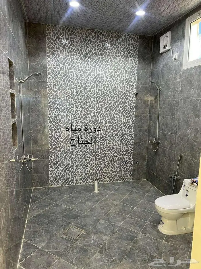 للبيع فيلا مودرن درج داخلي بالأوامر السامية واجهة حجر سوري 8