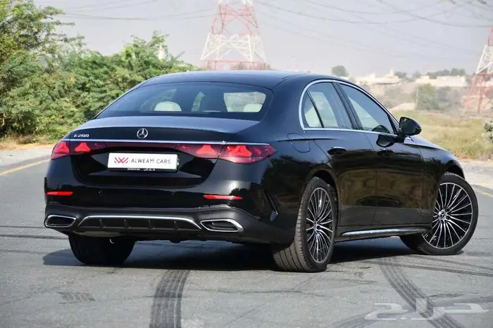 مرسيدس إي 200 موديل 2025 4