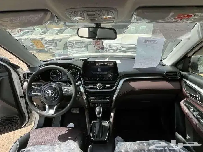تويوتا اوربان كروزر GLX فل كامل 2025 3