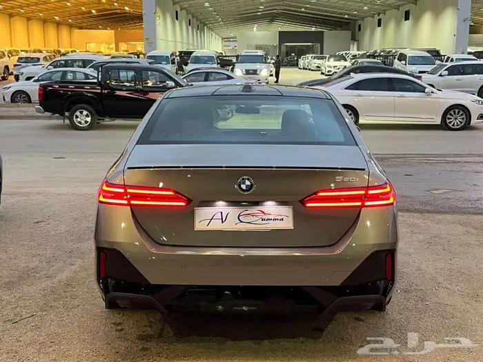 بي ام دبليو الفئه 520I ام كت 2025 49