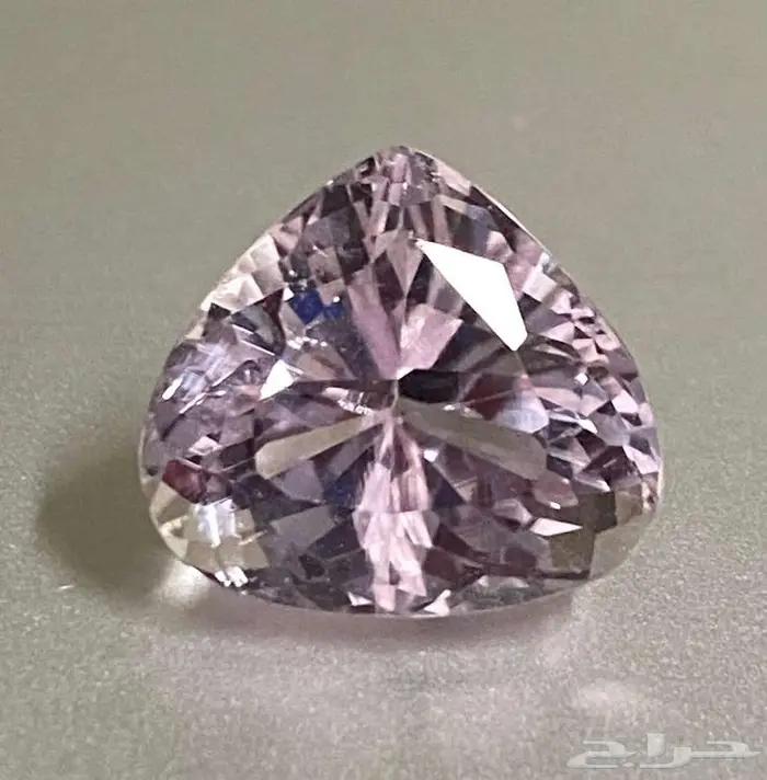 احجار طبيعية ثمينة بشهادة 19
