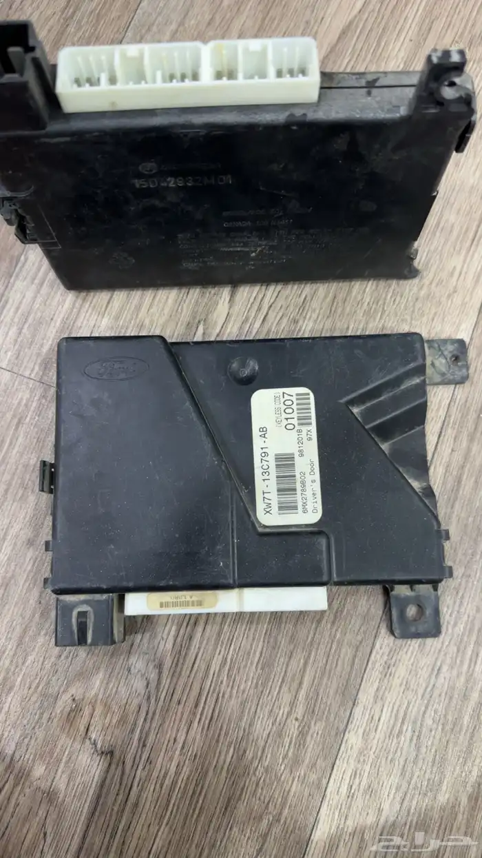 كبيوتر باب سيارة فورد كروان فكتوريا وقراند ماركيز 0