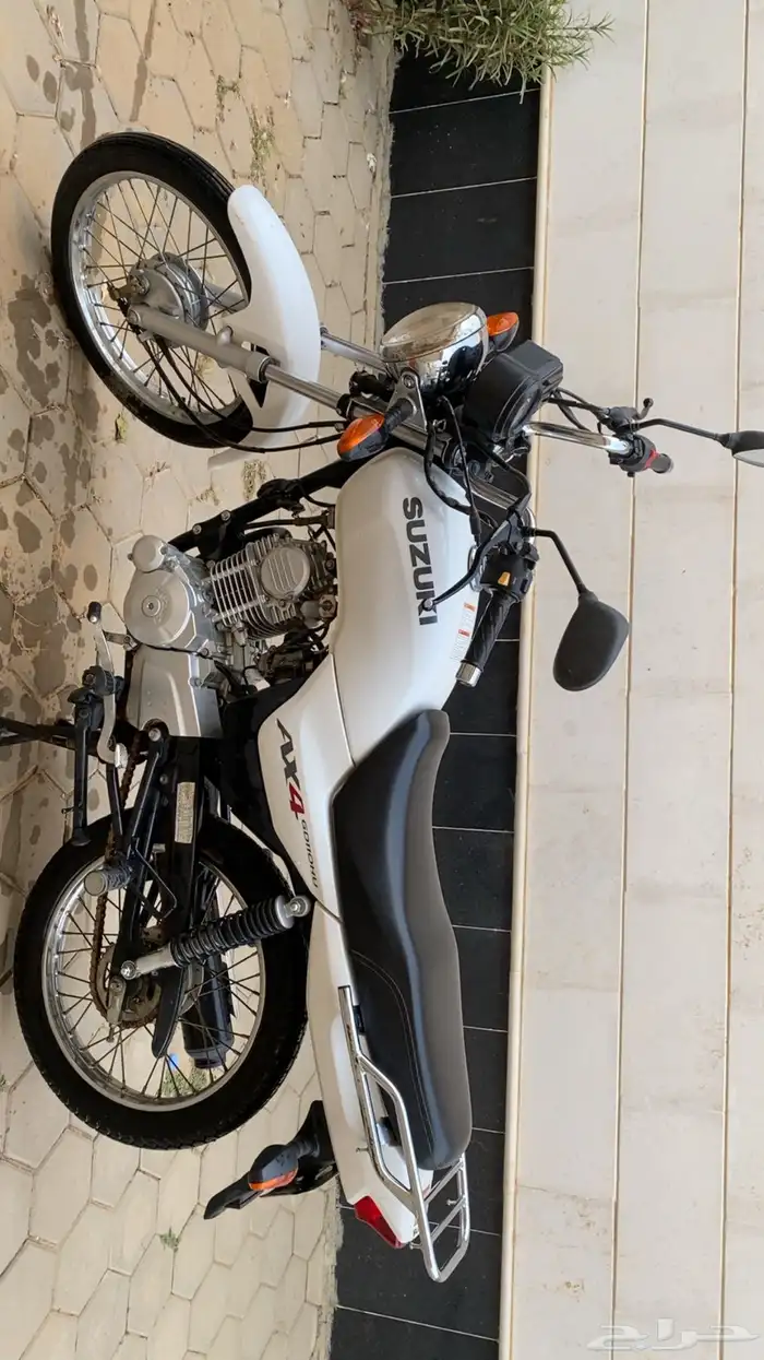 دباب سوزوكي X4 موديل 2013 ممشى 3900 يحتاج فحص وتجديد فقط 3