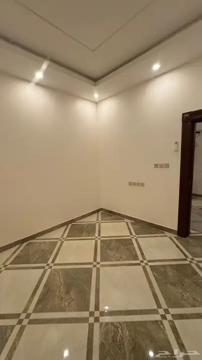 شقه للتقبيل 2