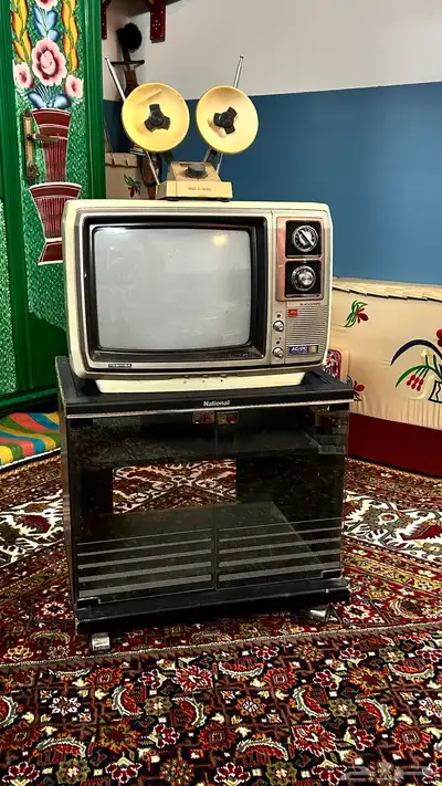 طاولة تلفزيون ناشيونال 3