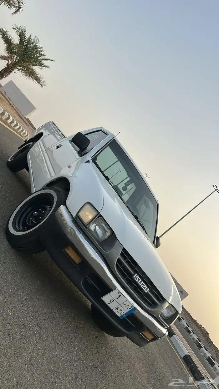 وانيت ايسيزو 2003 6