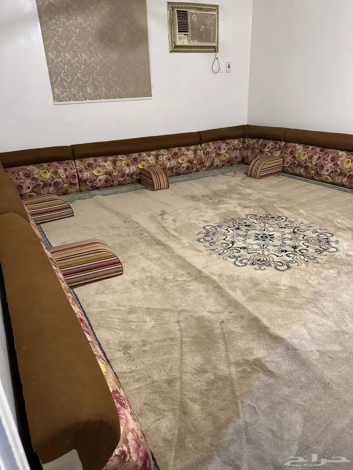 مخاد للبيع 0