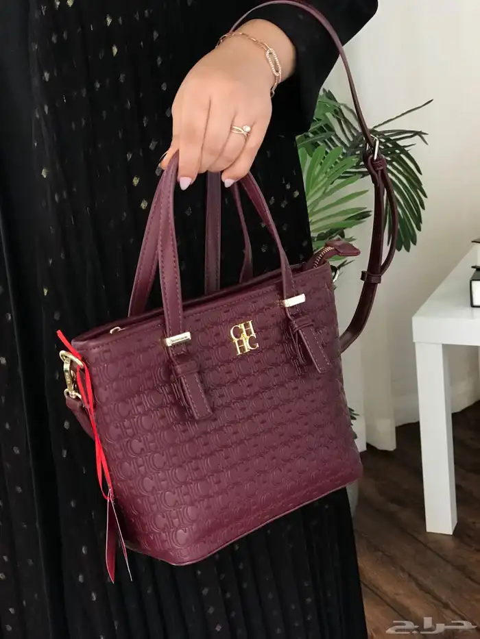 مفارش واكسسوارات وشنط ماركات ومناكير وغيره 18
