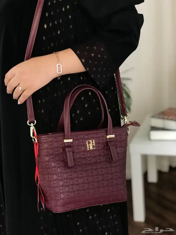 مفارش واكسسوارات وشنط ماركات ومناكير وغيره 23