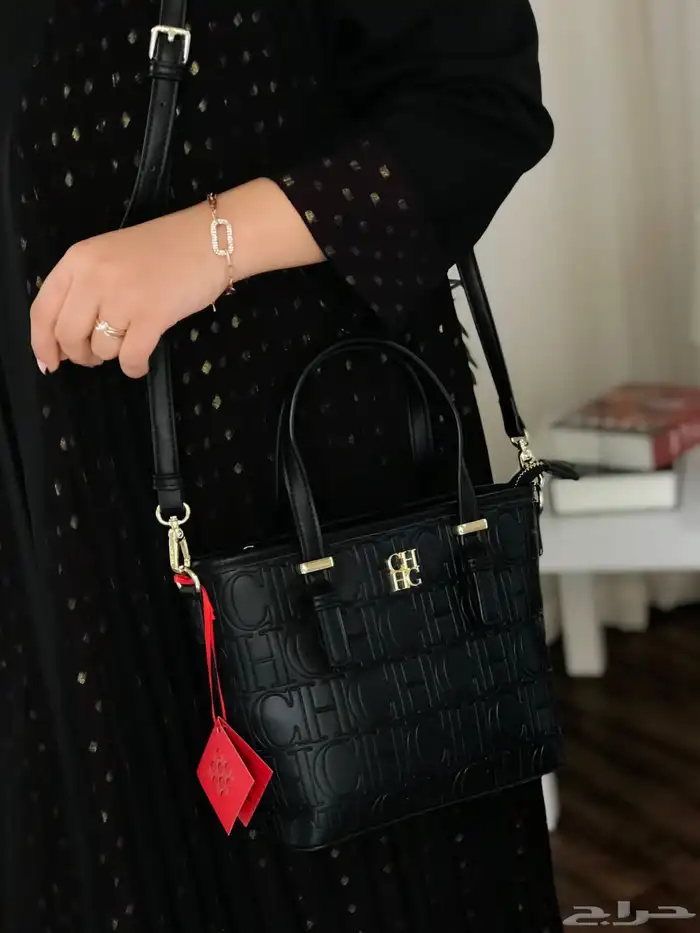 مفارش واكسسوارات وشنط ماركات ومناكير وغيره 15