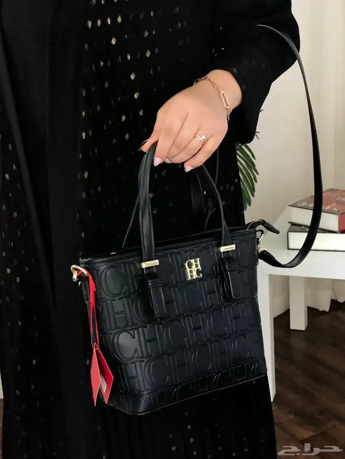 مفارش واكسسوارات وشنط ماركات ومناكير وغيره 14