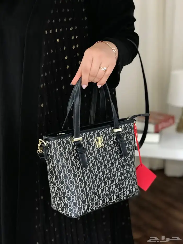 مفارش واكسسوارات وشنط ماركات ومناكير وغيره 16