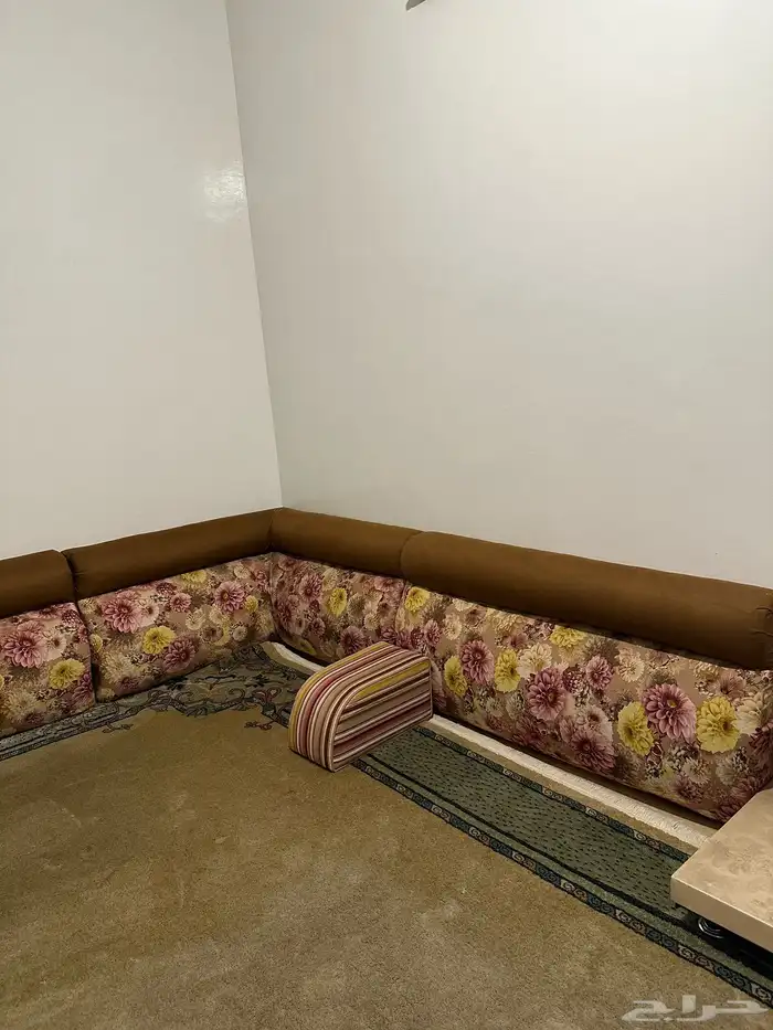 مخاد للبيع 1