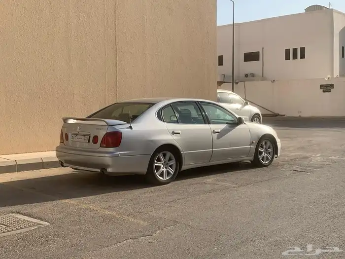 2001لكزس تحمل لوحة مميزه ق ق ق 2