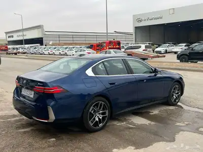 2025 BMW 520 (تصميم يبهر تفاصيل تلهم) استلام فوري 10