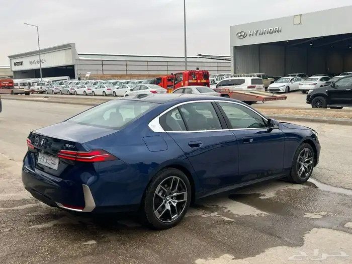 2025 BMW 520 (تصميم يبهر تفاصيل تلهم) استلام فوري 10