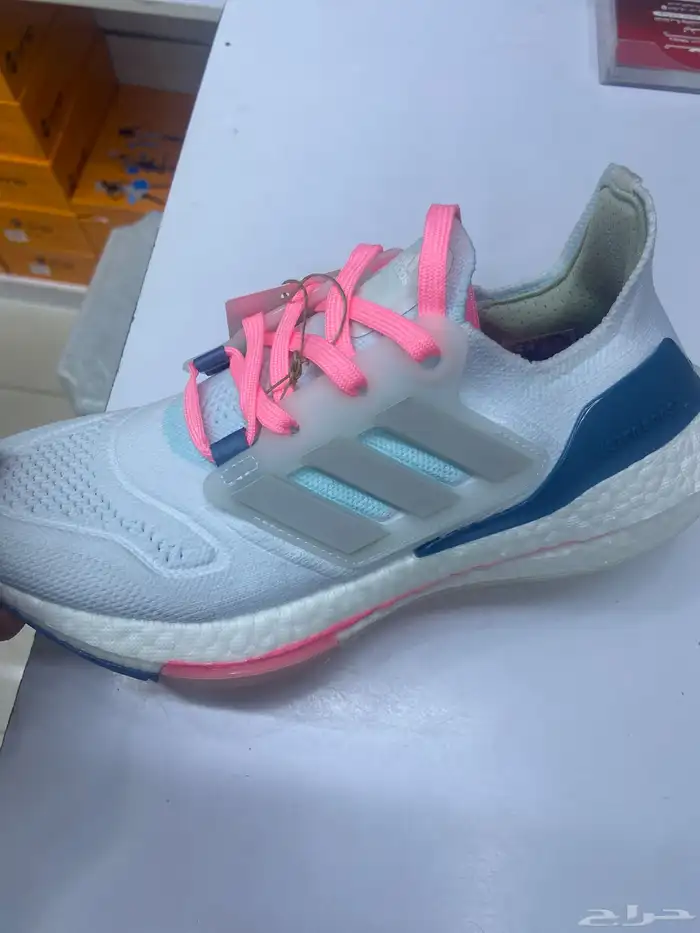 جزمه Ultra boost الاصليه 0