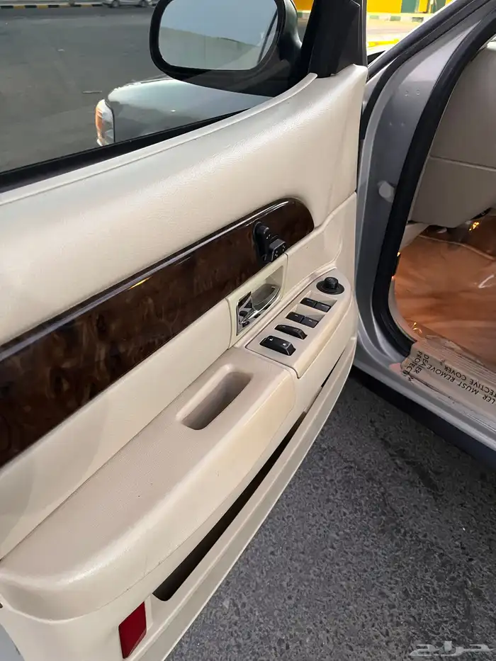 فورد جراند ماركيز 2010 11