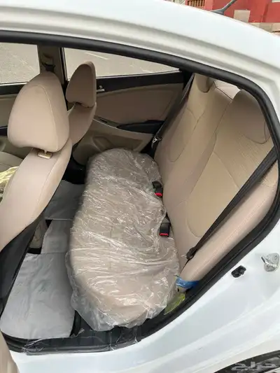 اكسنت. تم البيع خارج الموقع 37