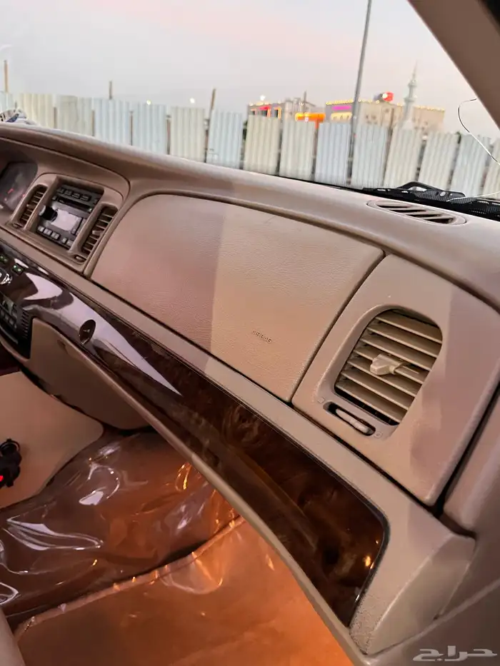 فورد جراند ماركيز 2010 15