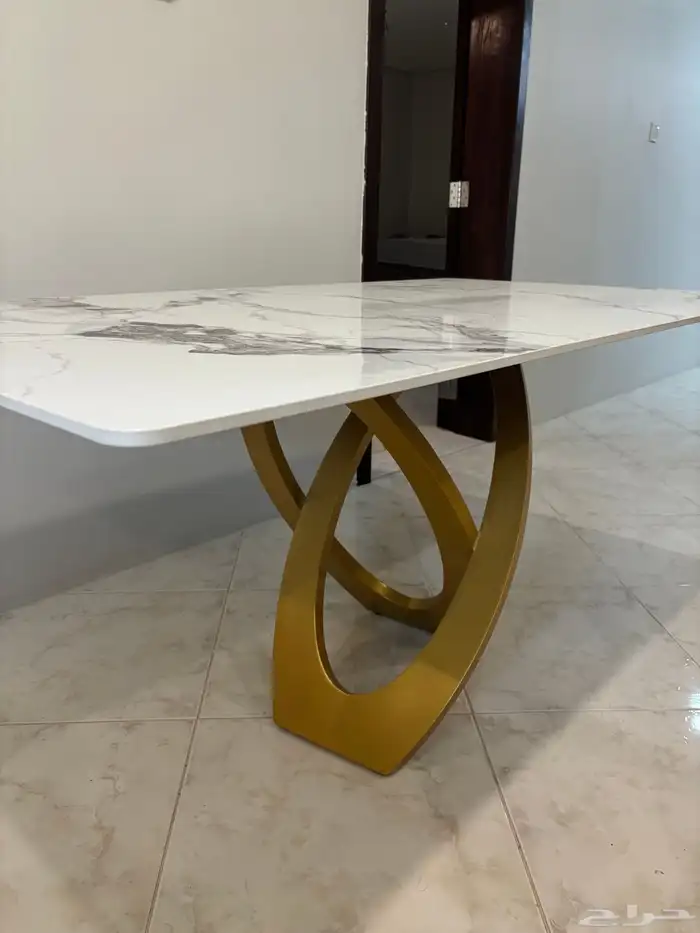 طاولة طعام 3