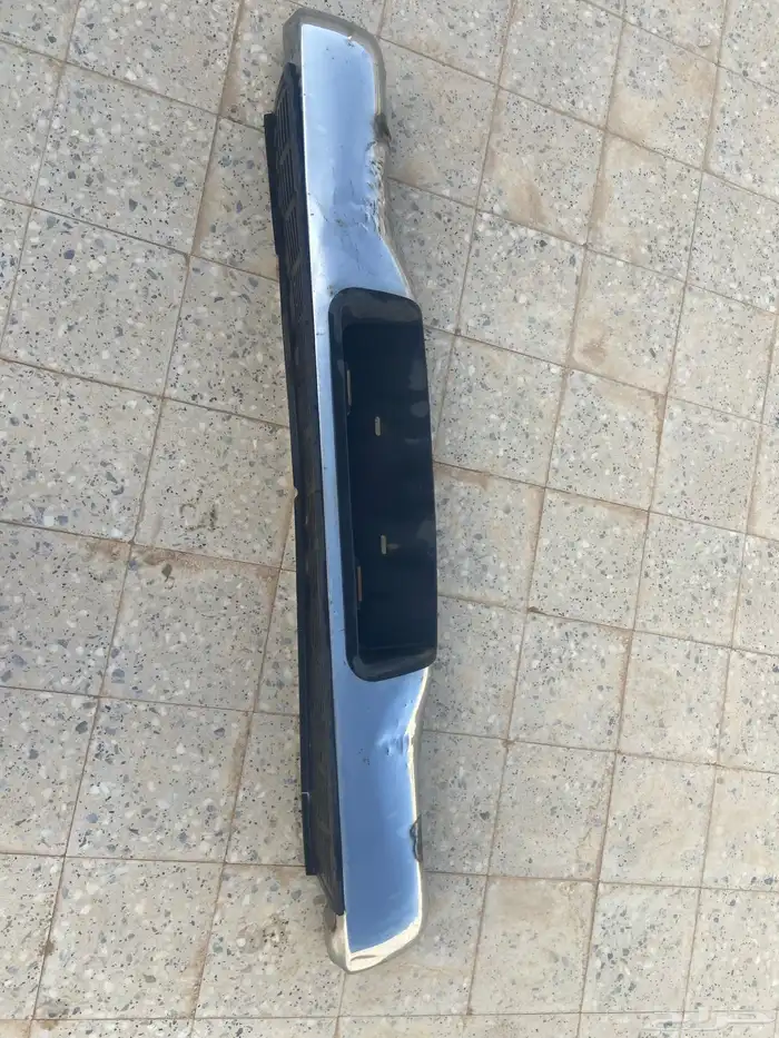 للبيع صدام خلفي هايلكس فيه تعديل و تلحيم 0