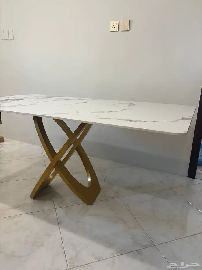 طاولة طعام 2