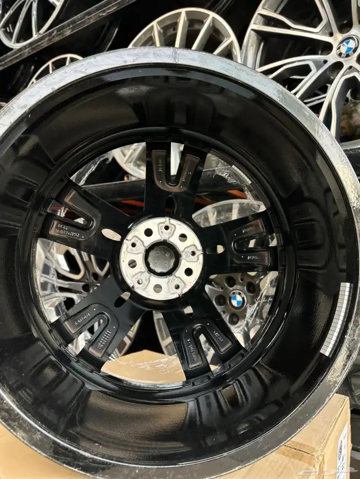 جنوط BMW 2024 i735 اصلي وكآله شد بلد مقاس 21 7