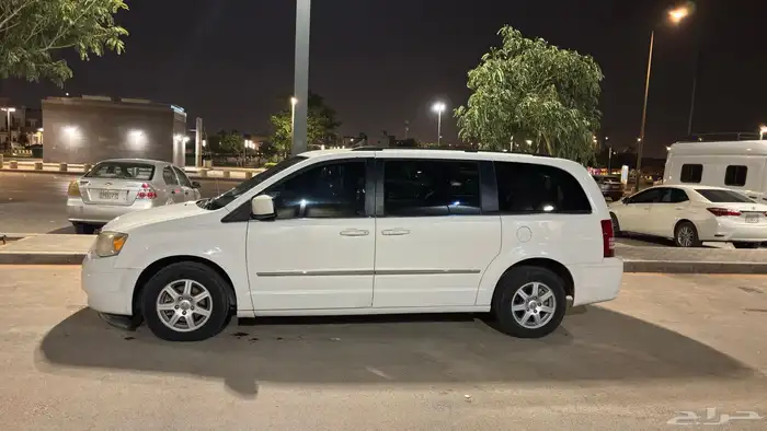 فان تاون كار كراسيلر 2010 مستورد 0