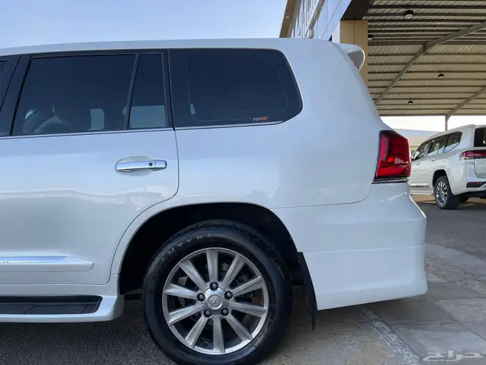 لكزس LX570 2011 3