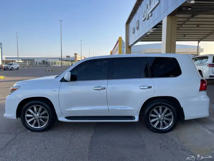 لكزس LX570 2011 1