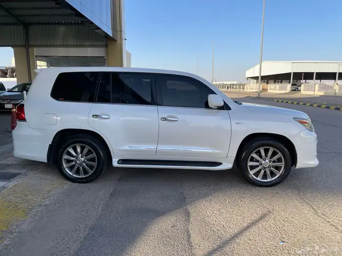 لكزس LX570 2011 4