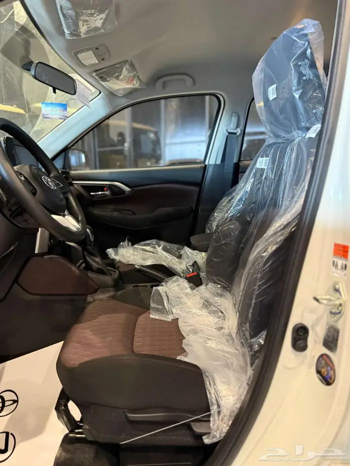 تويوتا اوربان كروزر استاندرد 2025 13