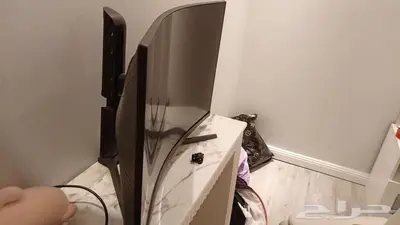للبيع شاشتين للبي سي للكمبيوتر 3