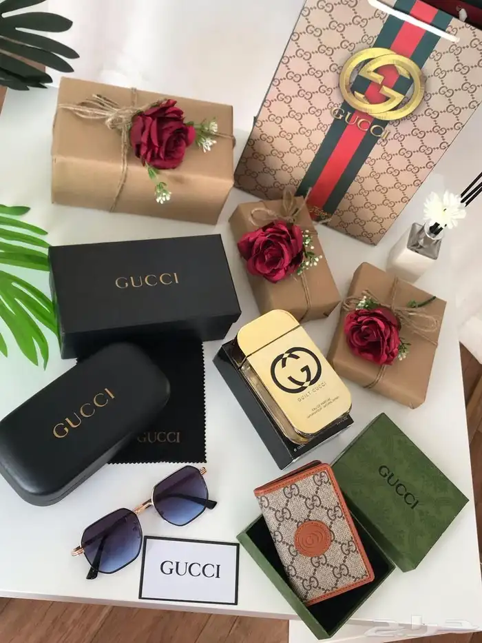 مفارش واكسسوارات وشنط ماركات ومناكير وغيره 21