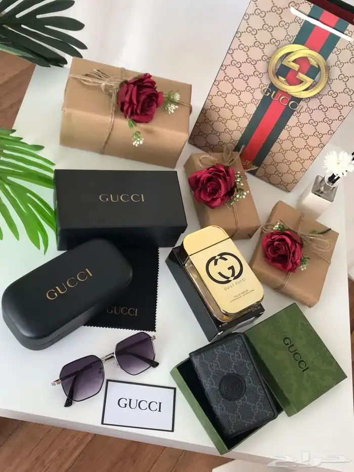 مفارش واكسسوارات وشنط ماركات ومناكير وغيره 22
