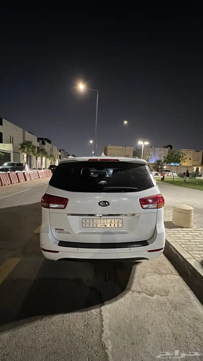 كيا كرنفال نظيفة 2016 3