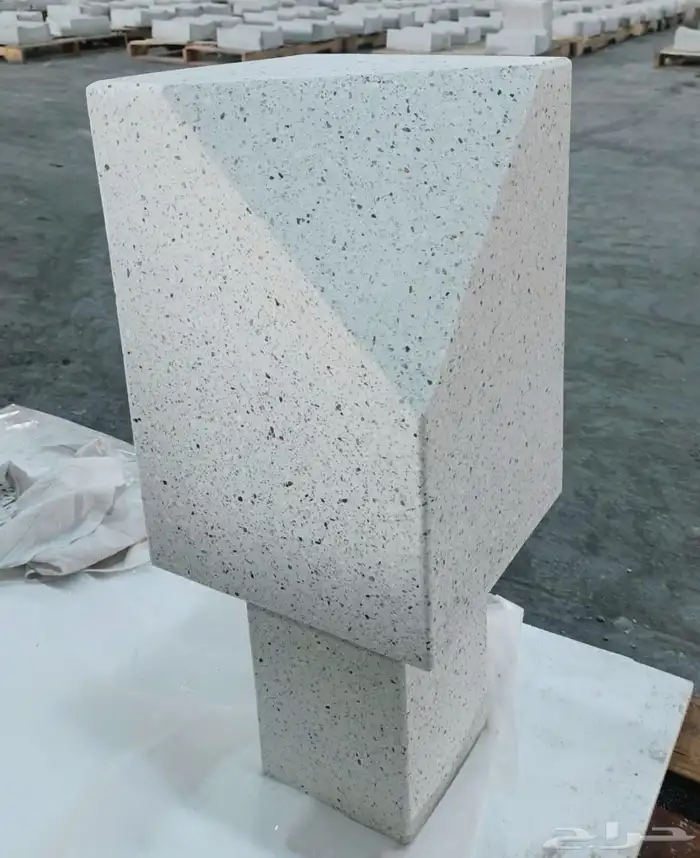 كراسى خرسانية سلات نفايات احواض زراعية مصدات مواقف 17