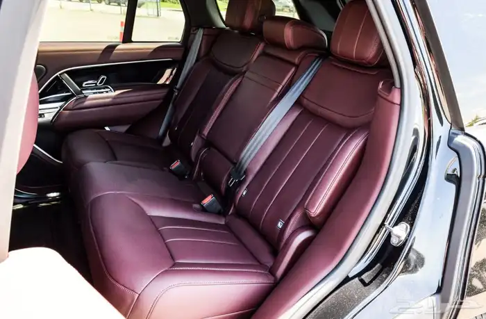 2025 Range Rover P400 SE 11