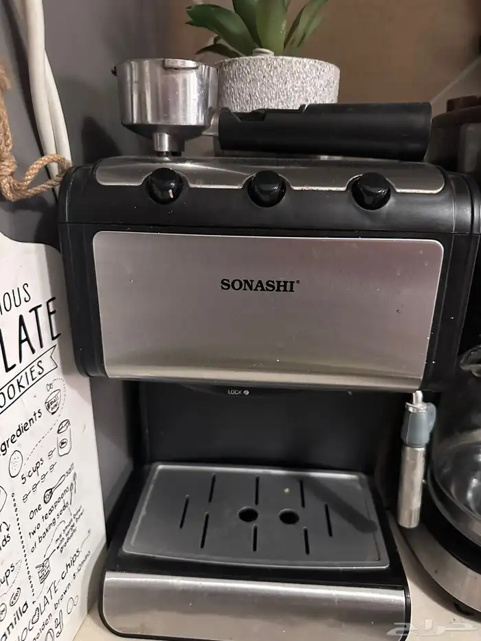 ماكينة قهوة SONASHI بحالة جيدة   فقط 100 ريال 0
