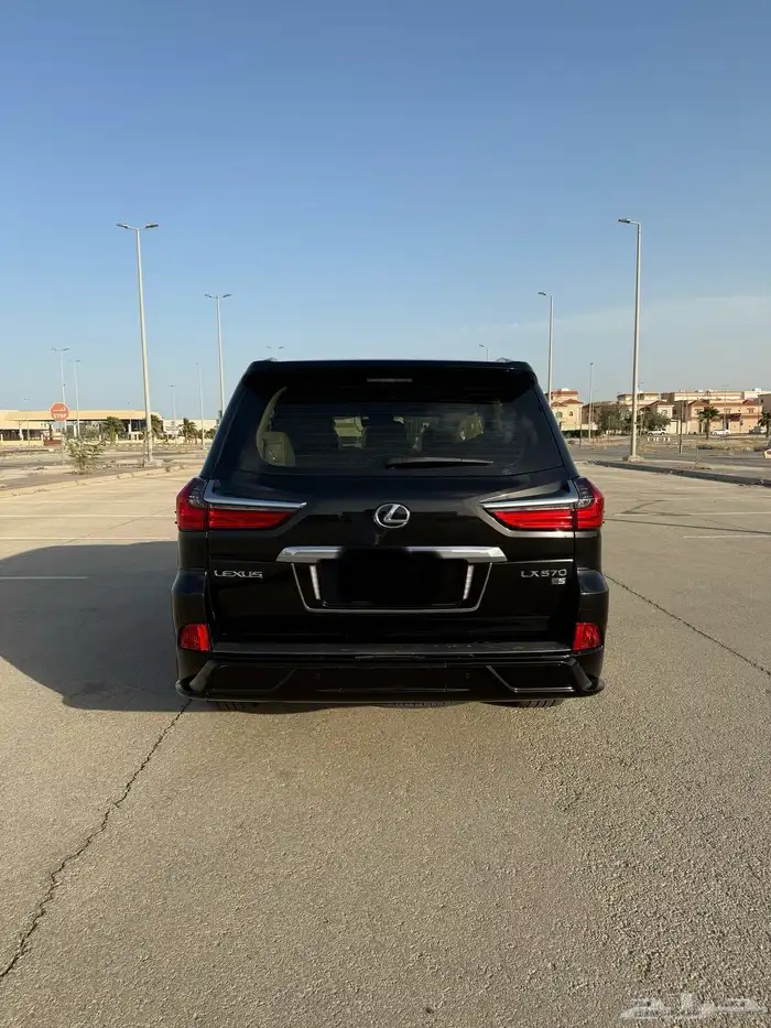لكزس LX570 فل كامل مخزن 2020 1