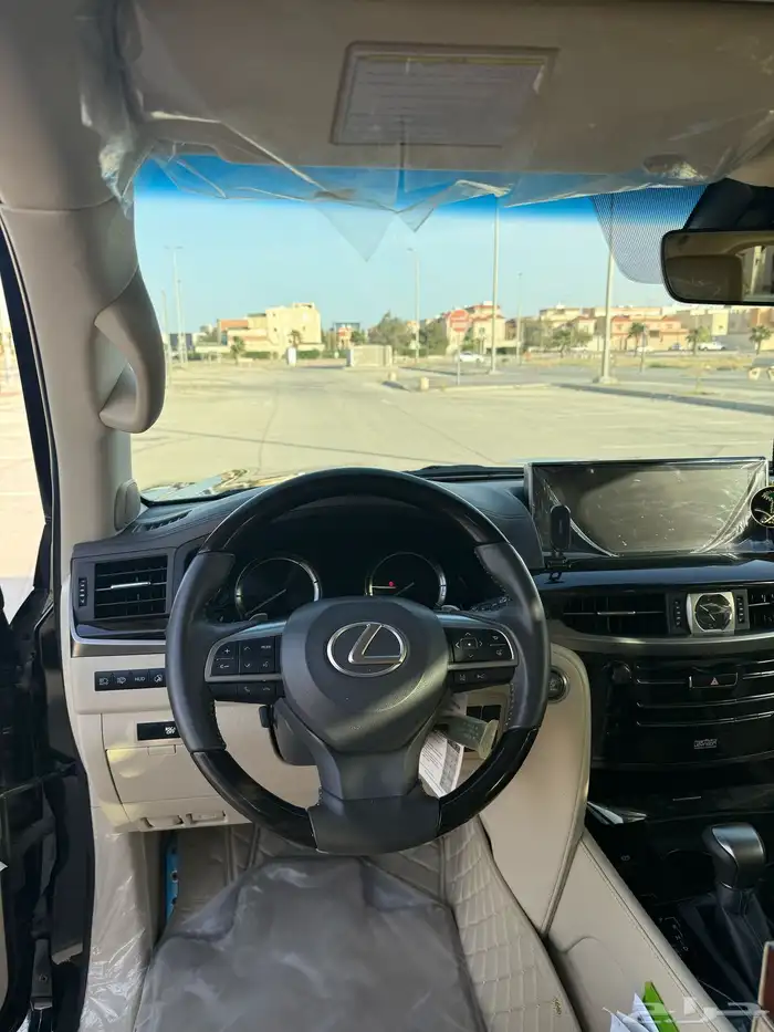لكزس LX570 فل كامل مخزن 2020 5