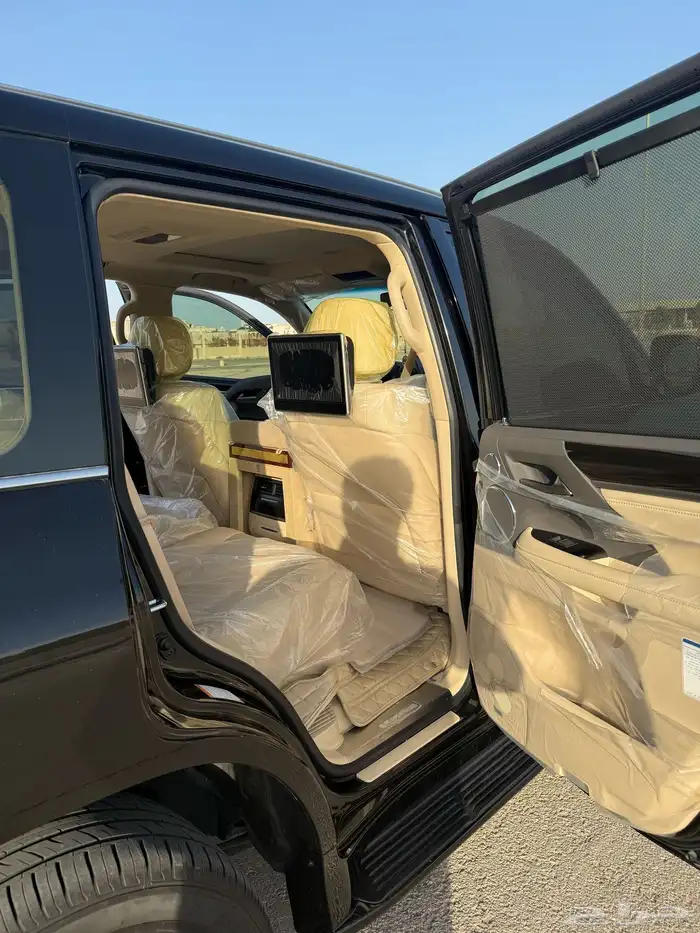 لكزس LX570 فل كامل مخزن 2020 7