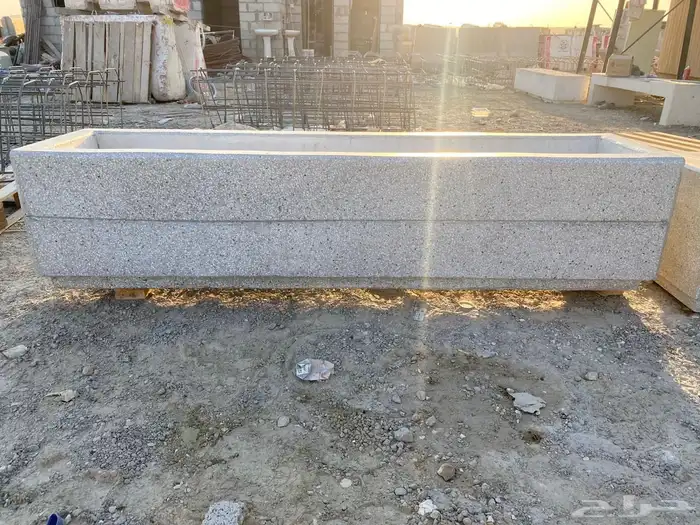 كراسى خرسانية سلات نفايات احواض زراعية مصدات مواقف 6